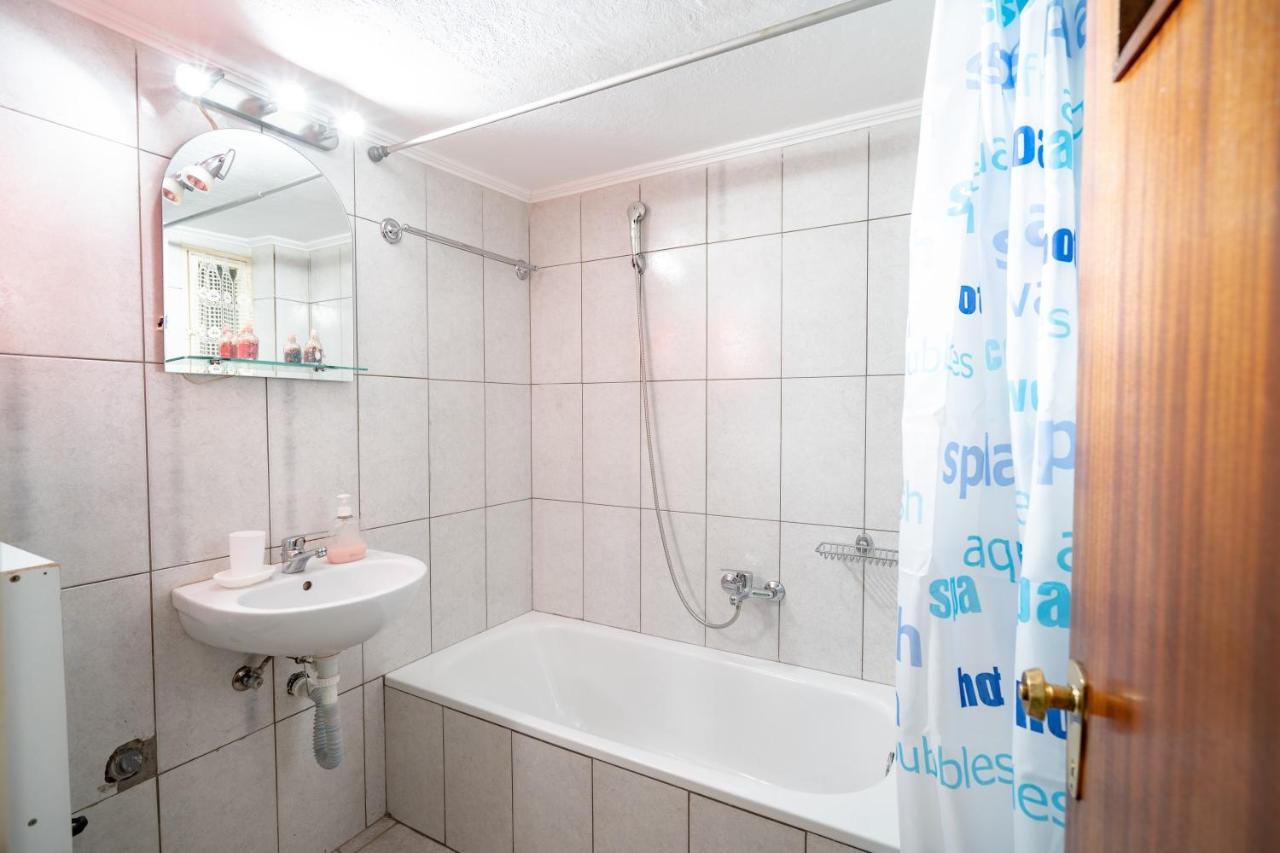 Ampelokipi Metro St. 2 Bedrooms 6 Pers. Apartment Athens Exterior photo